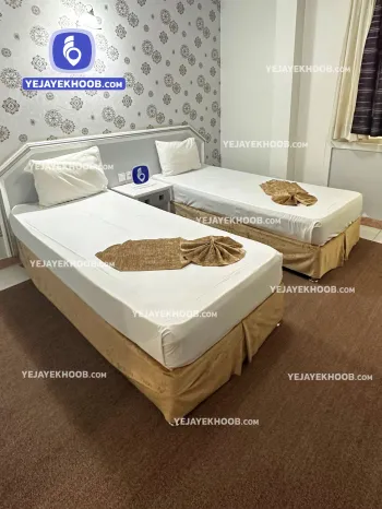 هتل نور مشهد - اتاق ۲ تخته (۲ تخت ۱ نفره)