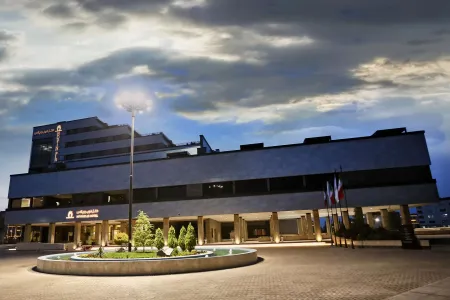 هتل نوین پلاس مشهد - نمای بیرونی