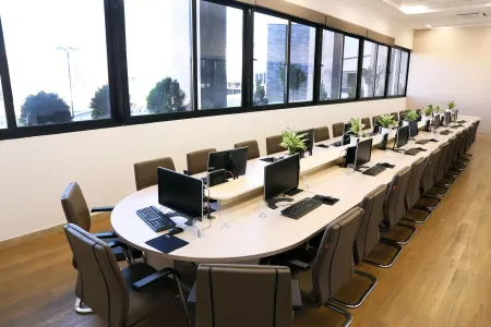 هتل نوین پلاس مشهد - اتاق جلسات