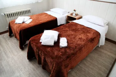 هتل نگین جی اصفهان - اتاق 2 تخته (2 تخت 1 نفره)