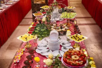 رستوران هتل نگین جی اصفهان - سرویس پذیرایی