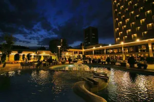 هتل هما تهران - محوطه بیرونی