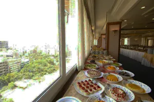 هتل هما تهران - منوی سلف ناهار