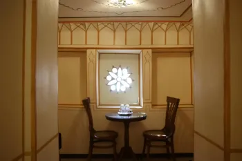 هتل کاخ سرهنگ اصفهان - میز عصرانه خوری