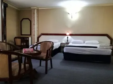 هتل کیان مشهد - اتاق ۳ تخته (۱ تخت ۲ نفره و ۱ تخت ۱ نفره)    