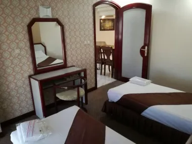 هتل کیان مشهد - اتاق ۲ تخته (۲ تخت ۱ نفره)