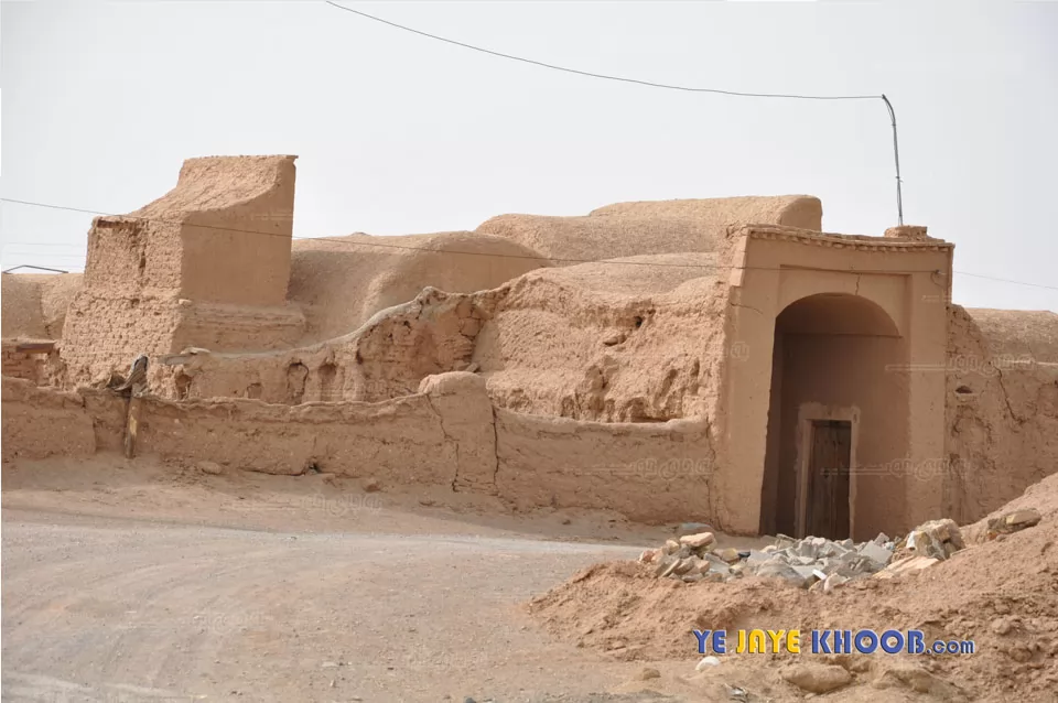 اقامتگاه بومگردی ستاره کویر حلوان طبس