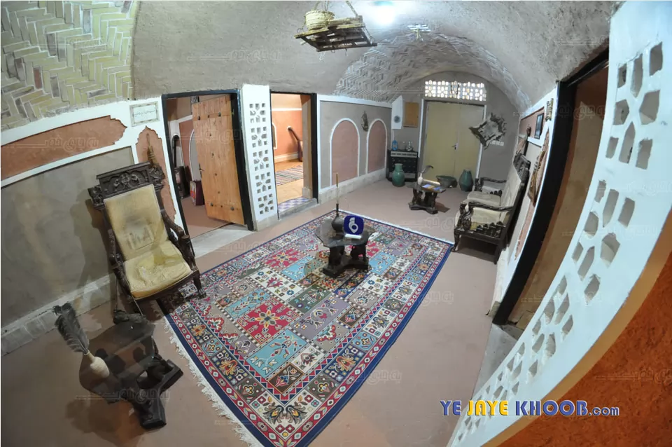 اتاق اقامتگاه بومگردی عمو نوروز طبس