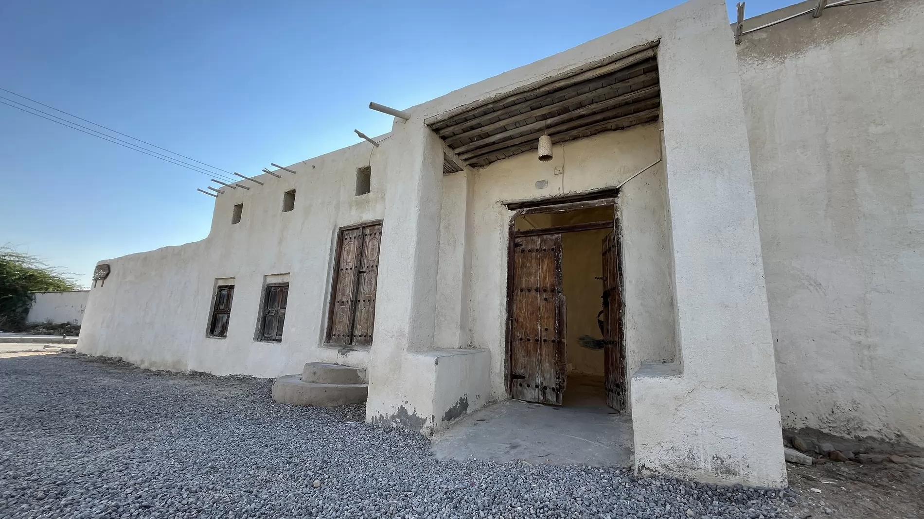 اقامتگاه بومگردی موج سوزا قشم - نمای ورودی