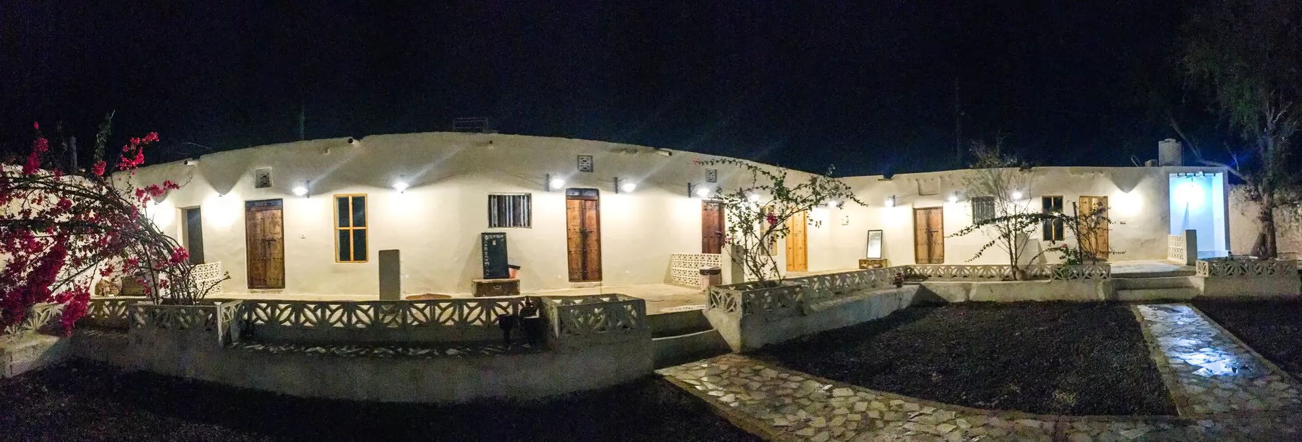 اقامتگاه بومگردی گفاره قشم - نمای محوطه