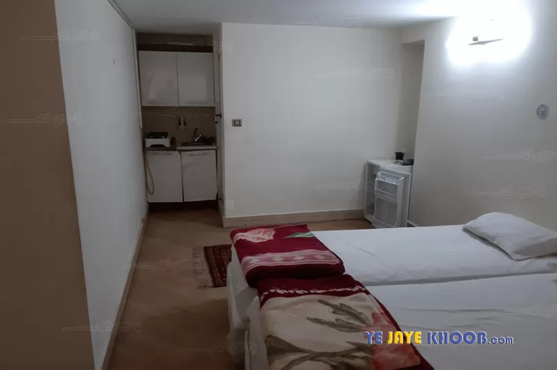 سوئیت آپارتمان مروی مشهد - اتاق ۳ تخته (۱ تخت ۲ نفره و ۱ تخت ۱ نفره)    