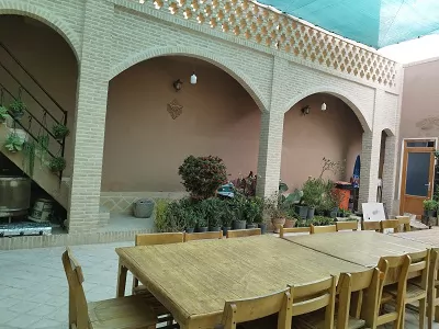 عمارت-سنتی-شاباز-ورزنه-12