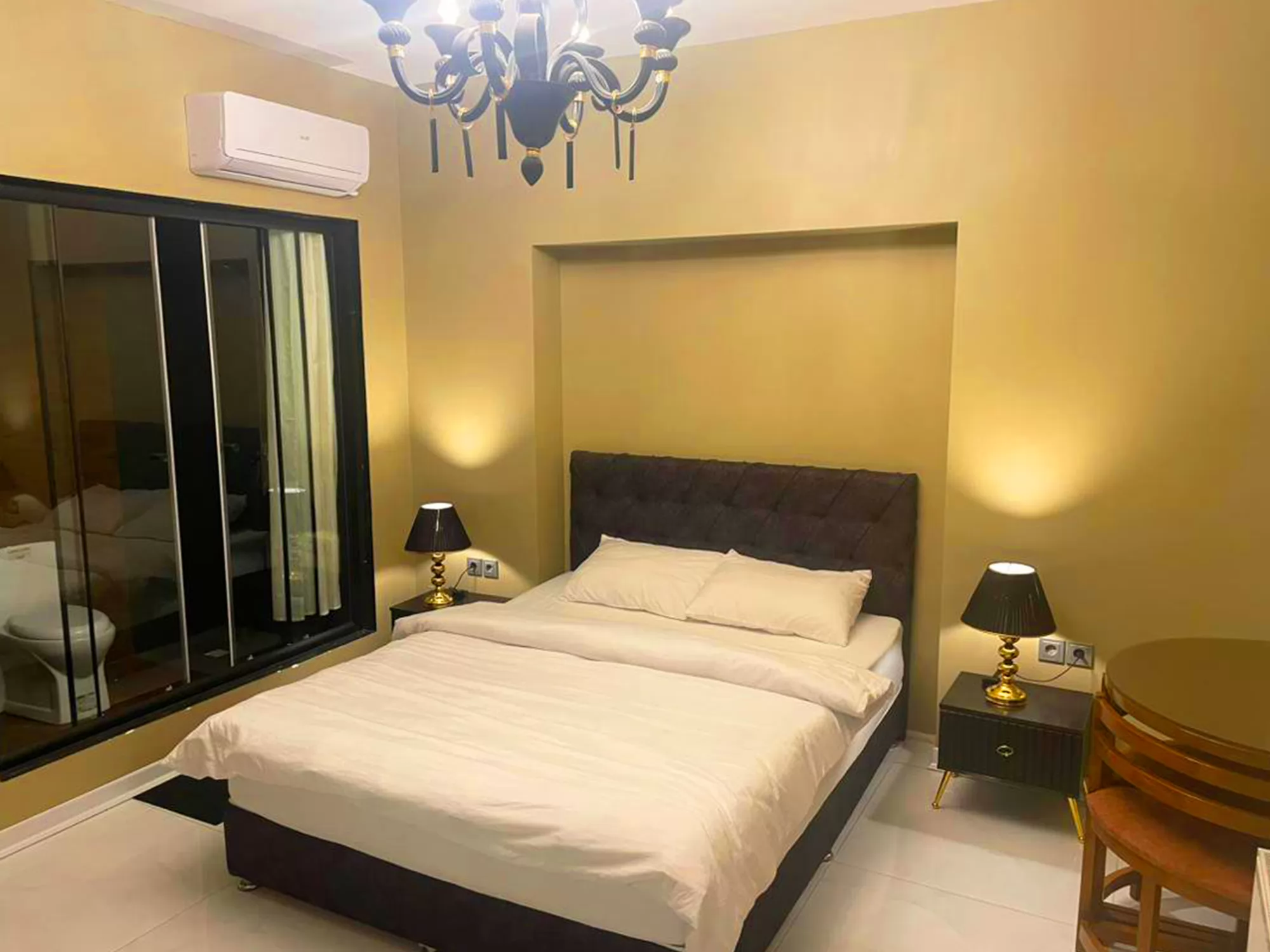 مهمانپذیر شیرون تهران - اتاق 2 تخته