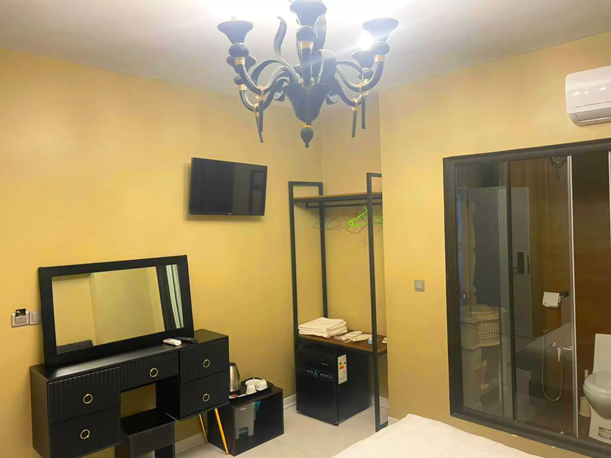 مهمانپذیر شیرون تهران - نمای اتاق