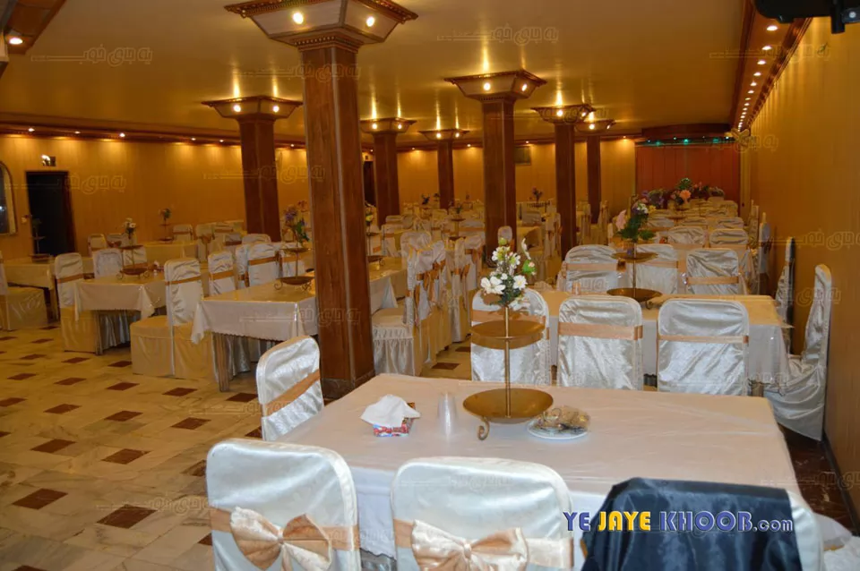 رستوران هتل رز قم 