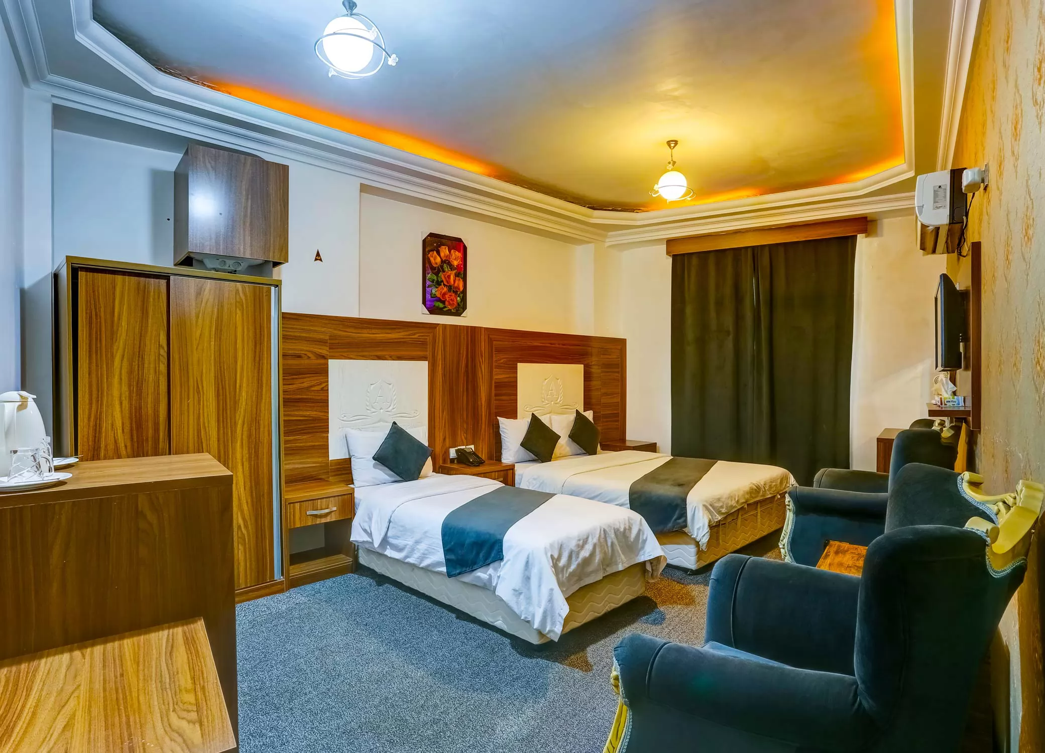 هتل آرکا قشم - اتاق 3 تخته (1 تخت 2 نفره 1 تخت 1 نفره)