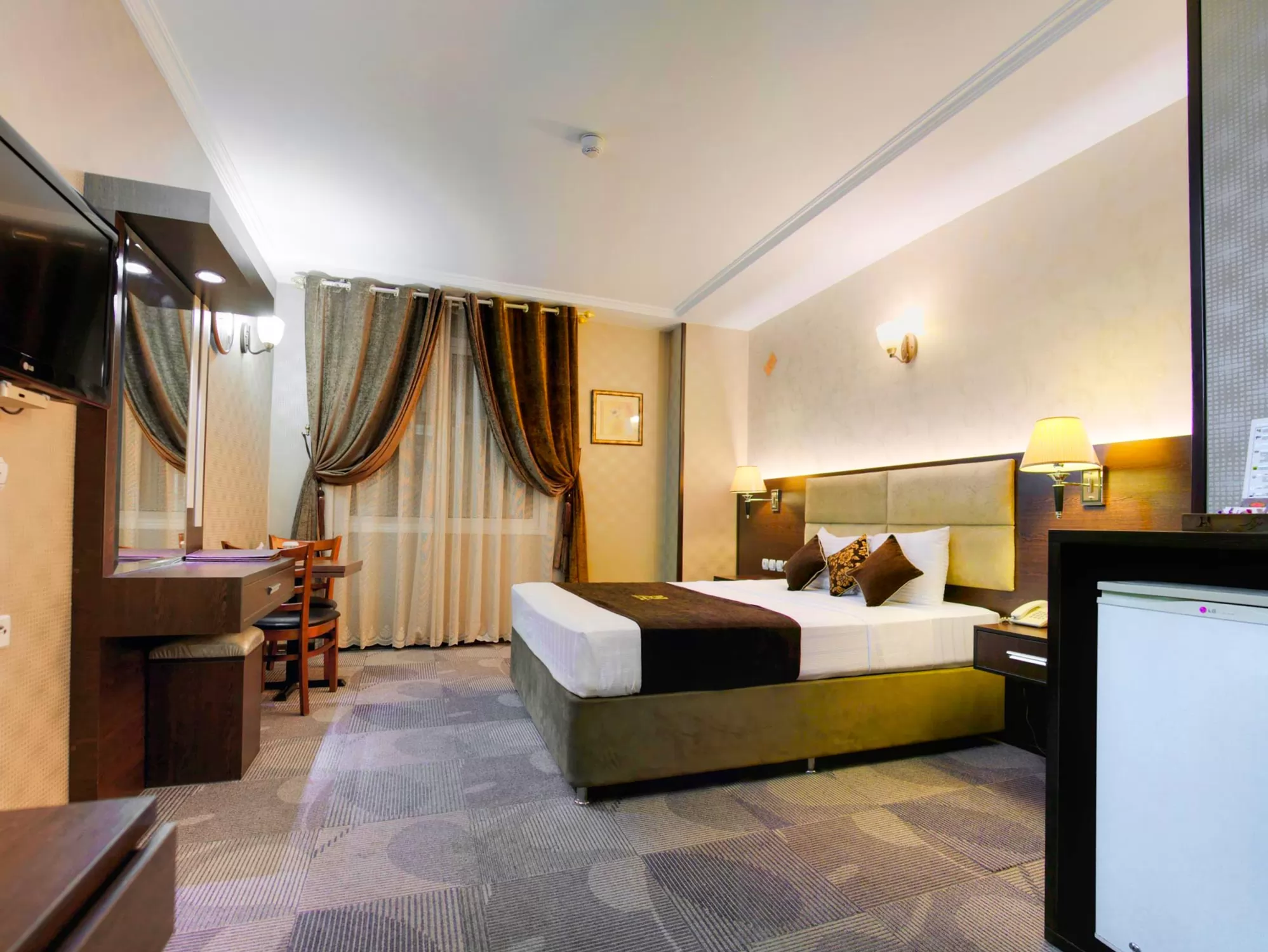 هتل آسمان اصفهان - اتاق 2 تخته (1 تخت 2 نفره)