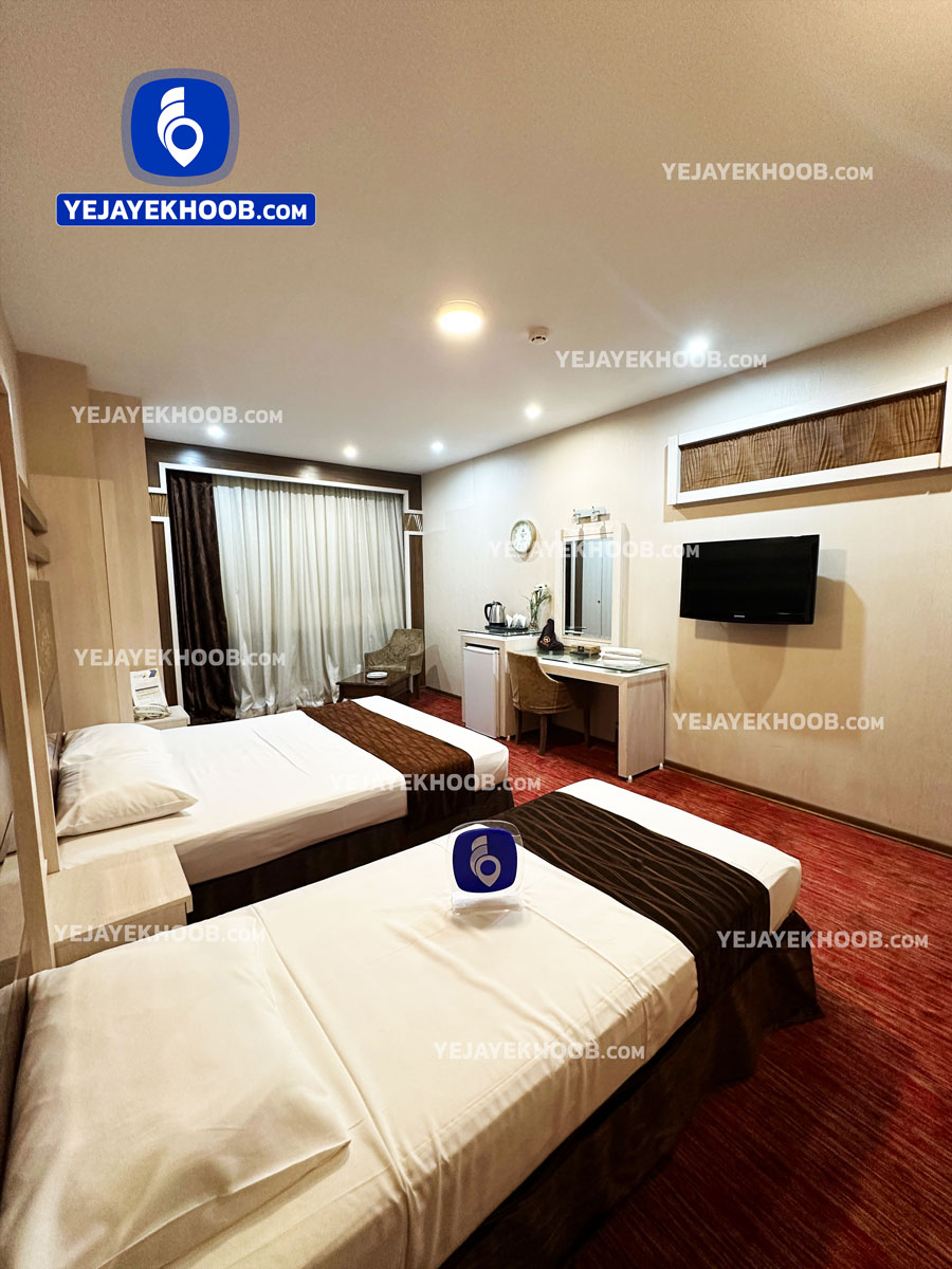 هتل آفتاب شرق مشهد - اتاق ۳ تخته (۱ تخت ۲ نفره و ۱ تخت ۱ نفره)    