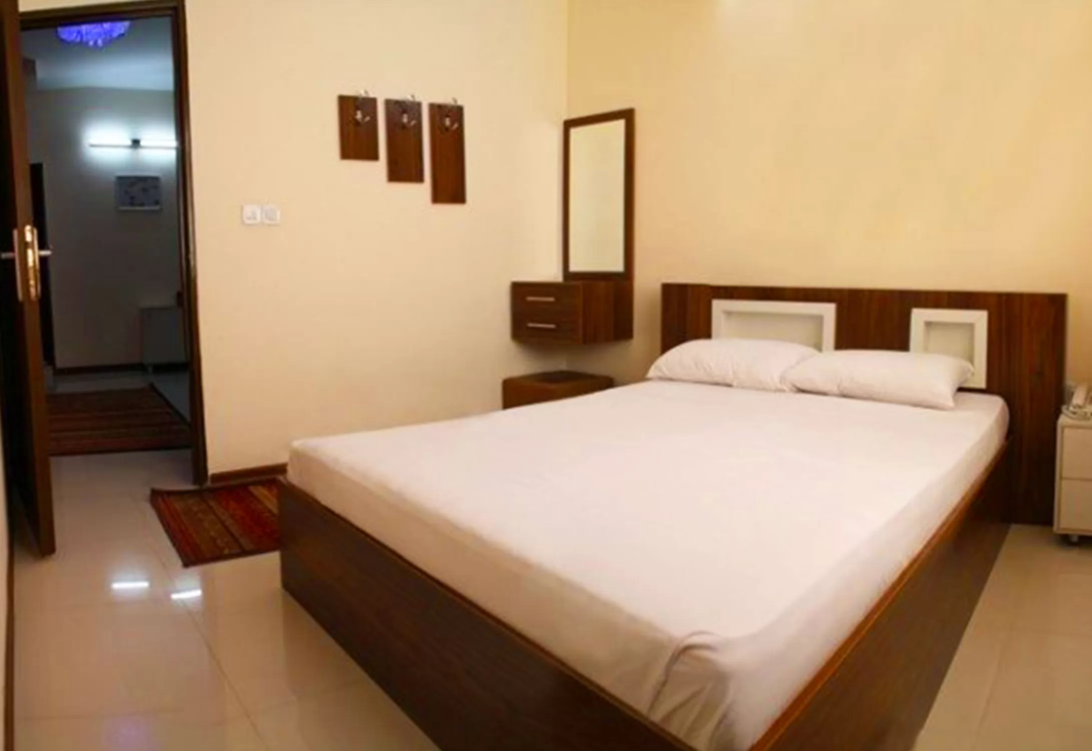 هتل آپارتمان آروین مشهد - اتاق ۲ تخته ( ۱ تخت ۲ نفره)  