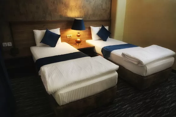 هتل آپارتمان فدک قم - اتاق 2 تخته (2تخت 1نفره)