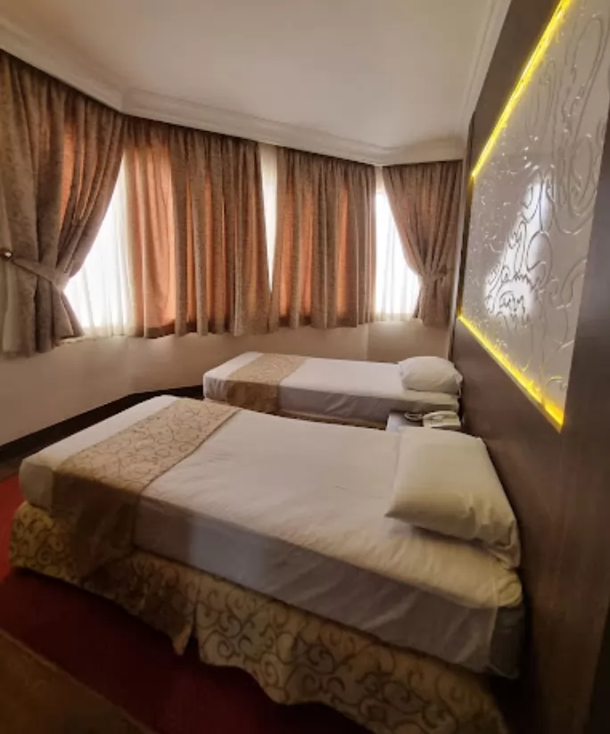 هتل آپارتمان مهر مشهد - اتاق ۲ تخته (۲ تخت ۱ نفره)