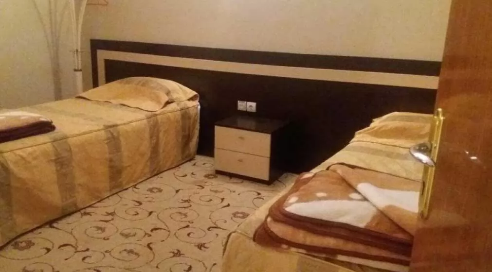 هتل آپارتمان نجمه مشهد - اتاق ۲ تخته (۲ تخت ۱ نفره)
