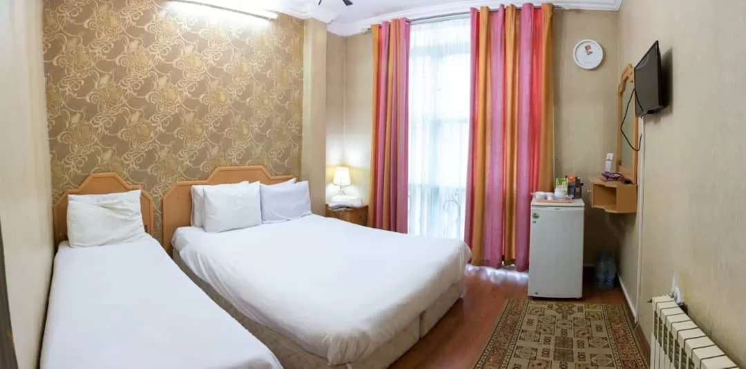 هتل آپارتمان یلدا مشهد - اتاق ۳ تخته (۱ تخت ۲ نفره و ۱ تخت ۱ نفره)    