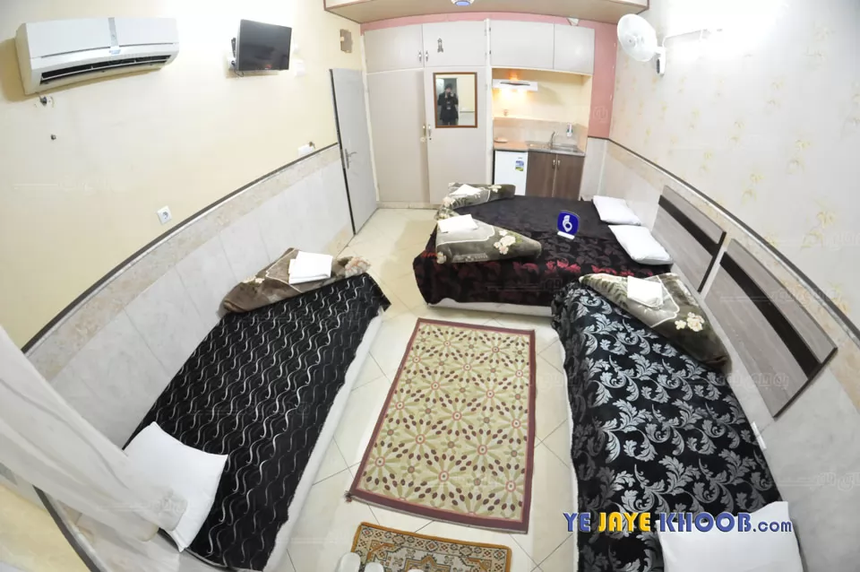  هتل اطلس قم - اتاق 4 تخته (1 تخت 2 نفره 2 تخت 1 نفره)