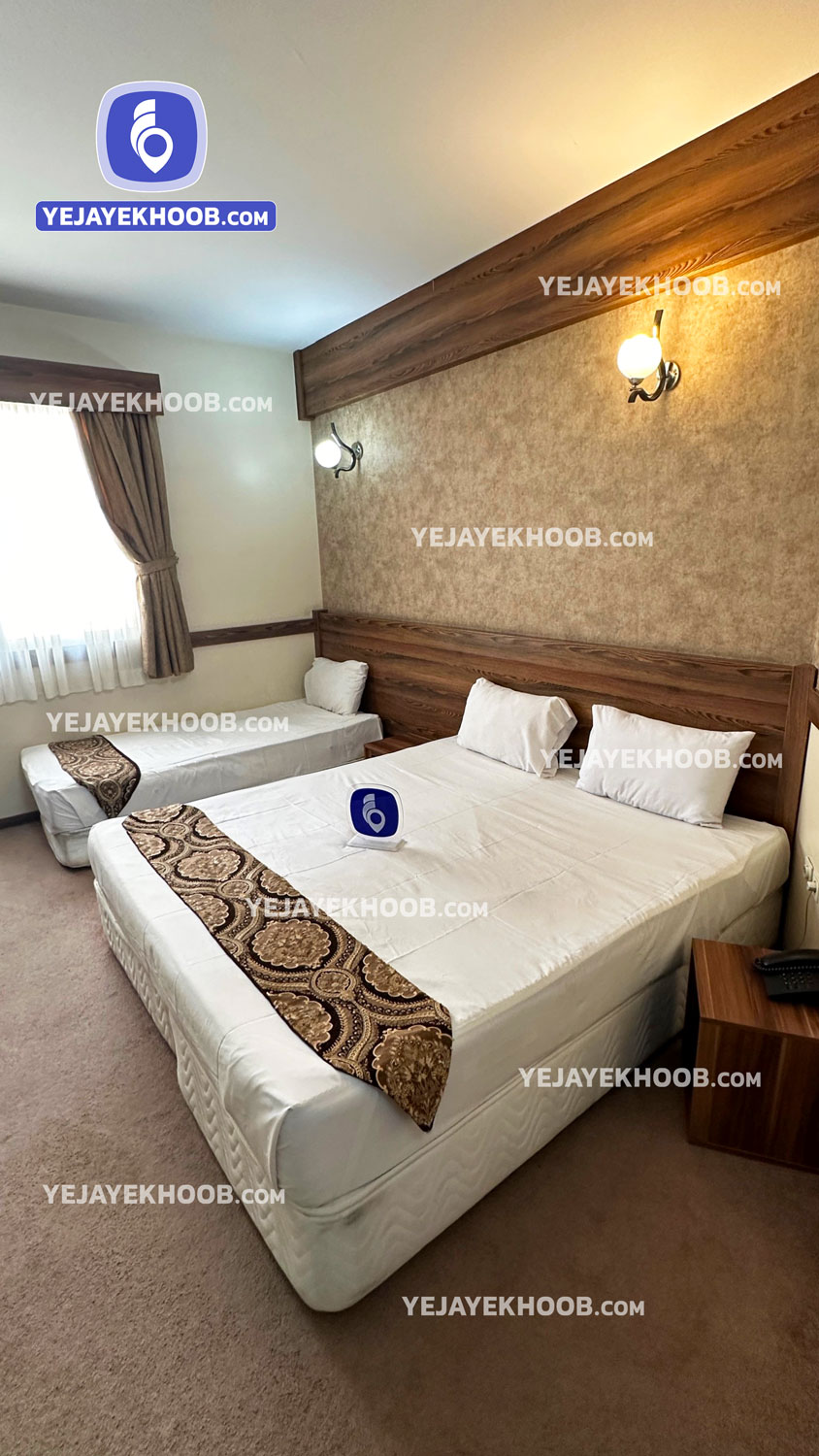 هتل انقلاب مشهد - اتاق ۳ تخته (۱ تخت ۲ نفره و ۱ تخت ۱ نفره)