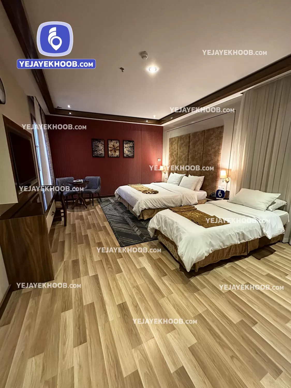 هتل تبرک مشهد - اتاق ۳ تخته (۱ تخت ۲ نفره و ۱ تخت ۱ نفره)    