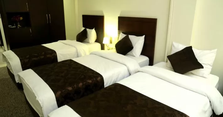 هتل جواهر شرق مشهد - اتاق ۳ تخته (۳ تخت ۱ نفره)    