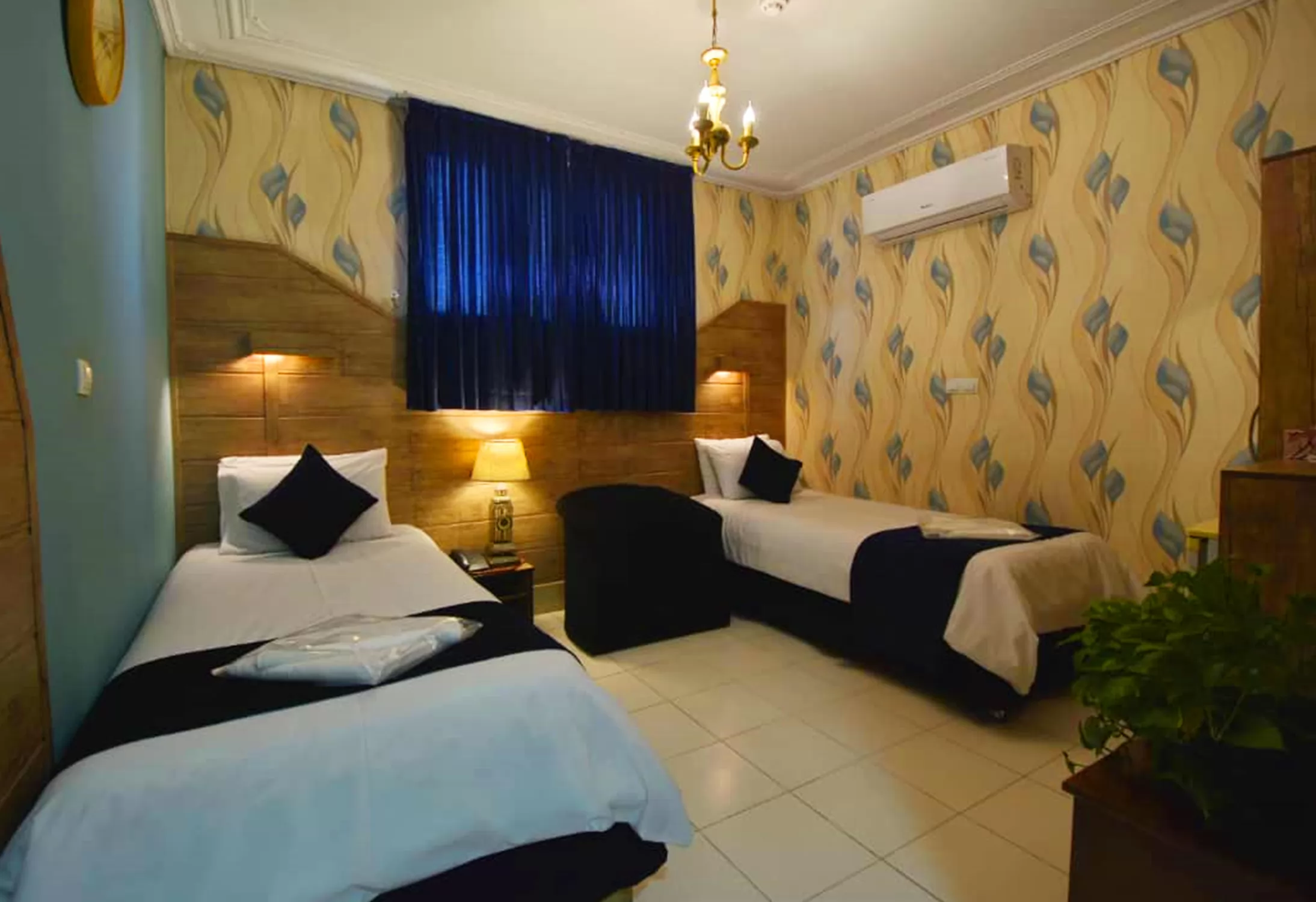 هتل حافظ شیراز - اتاق 2 تخته 