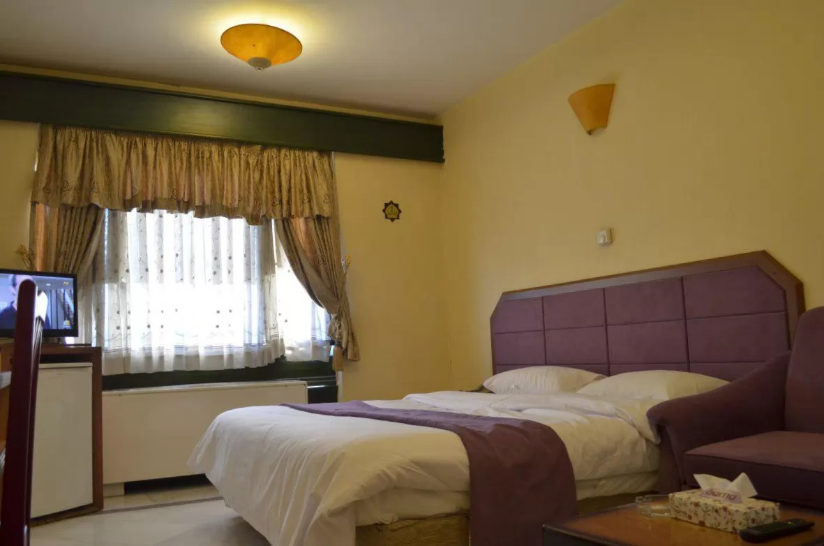 هتل خانه سبز مشهد - اتاق ۲ تخته ( ۱ تخت ۲ نفره)  