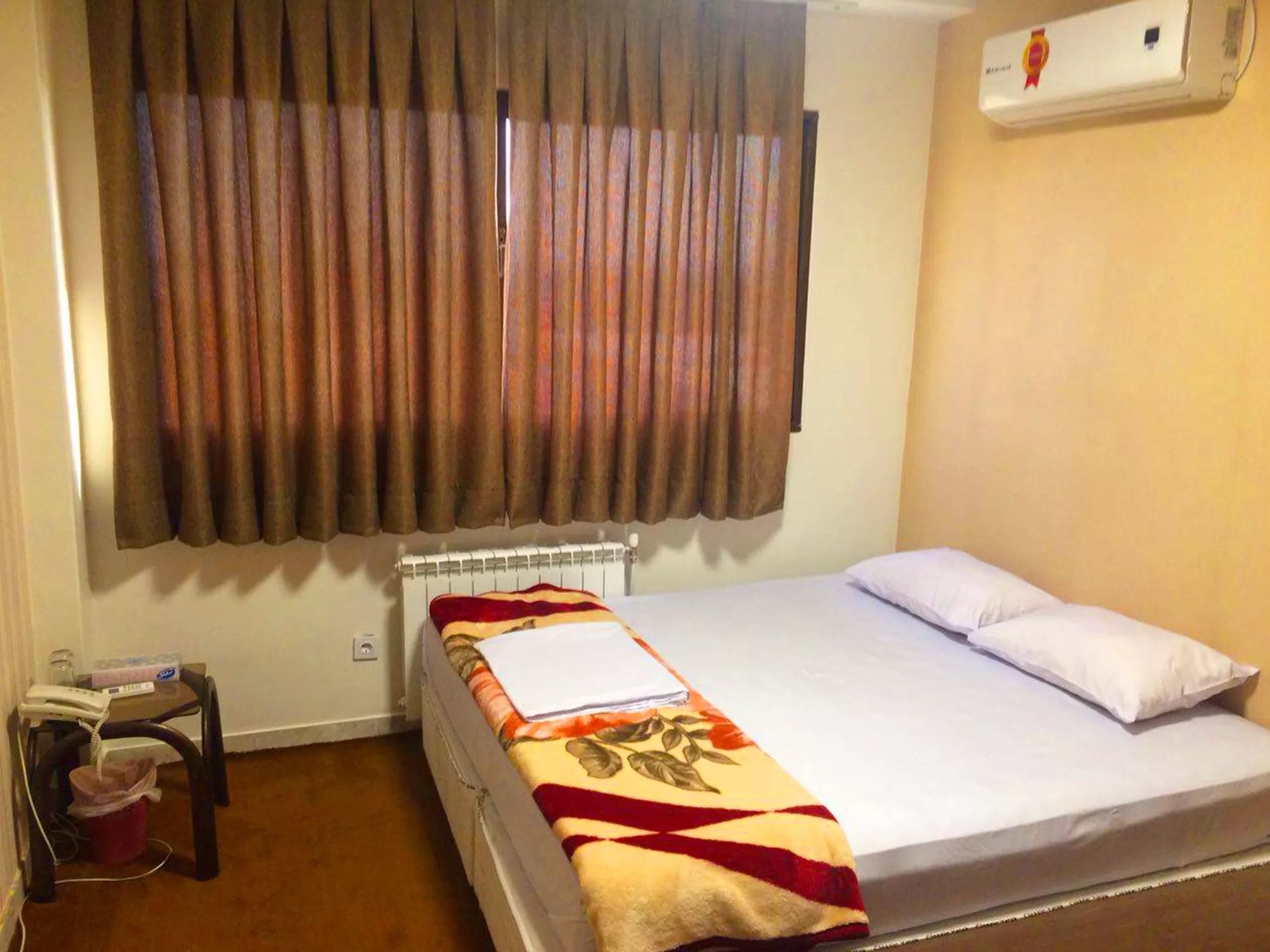 هتل دانش تهران - اتاق 2 تخته (1 تخت 2 نفره)