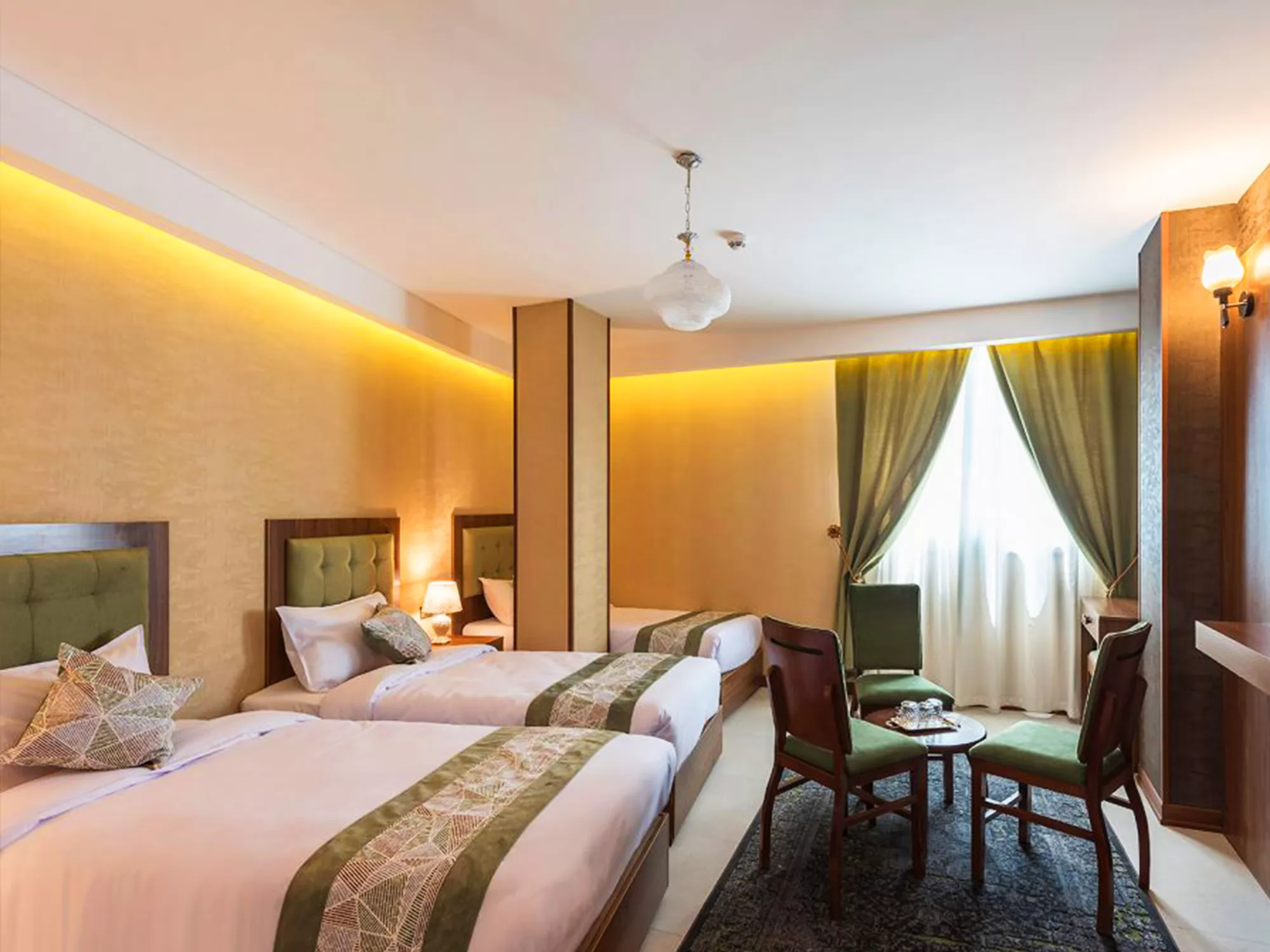 هتل دانشمند اصفهان - اتاق 3 تخته