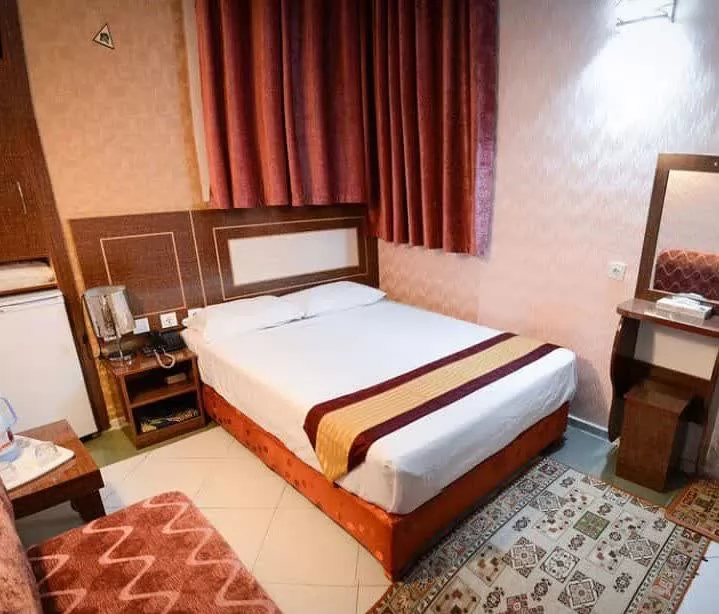 هتل رضا مشهد - اتاق ۲ تخته (۱ تخت ۲ نفره)  