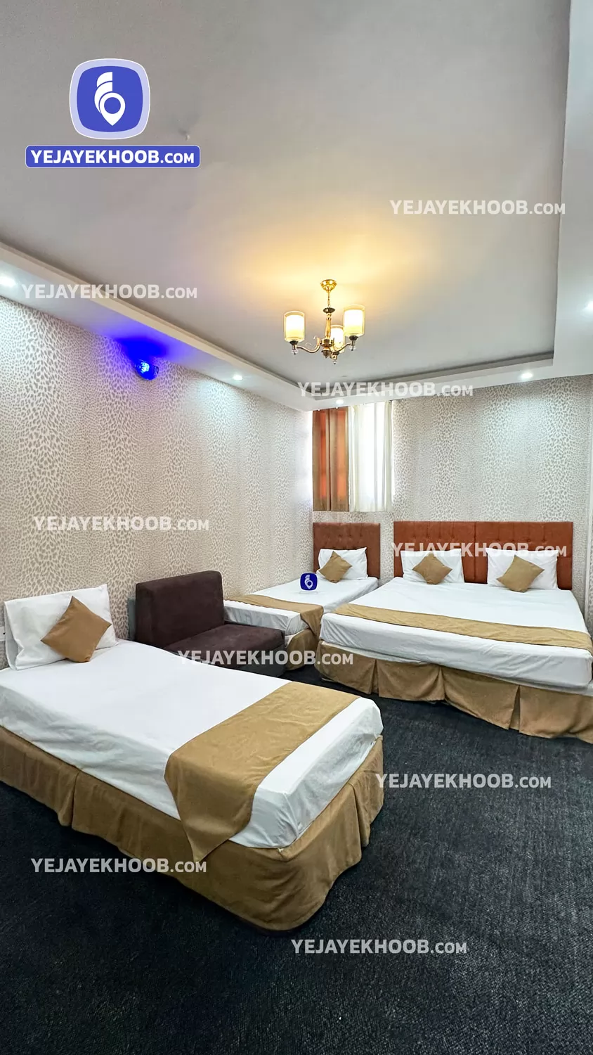 هتل محمدی شاهان مشهد - اتاق ۴ تخته (۱ تخت ۲ نفره و ۲ تخت ۱ نفره)