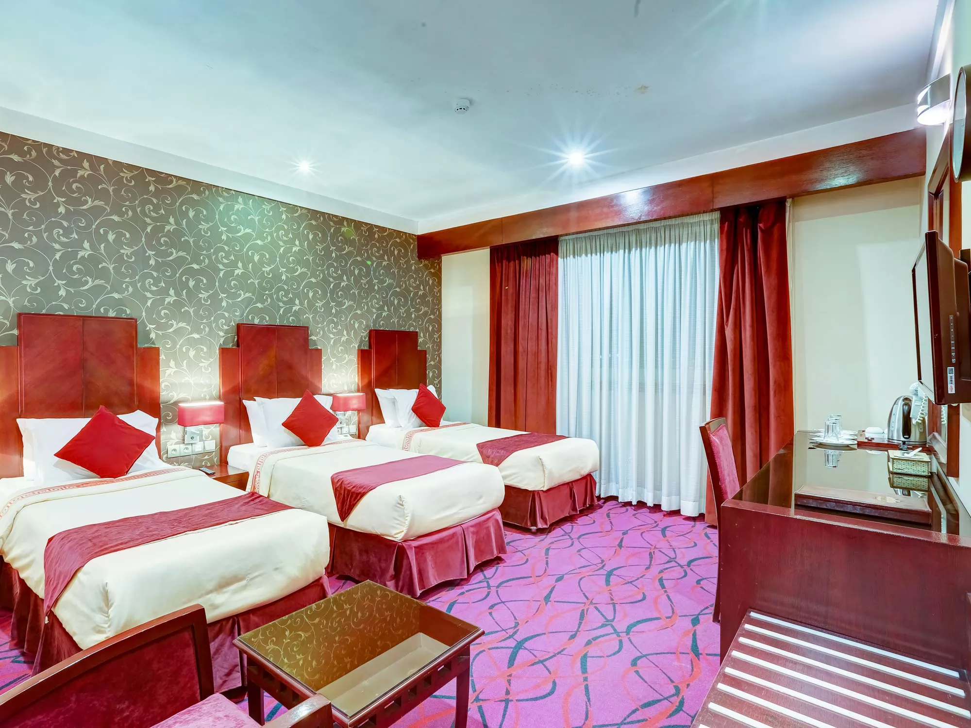 هتل پارسیس مشهد - اتاق ۳ تخته (۳ تخت ۱ نفره)    