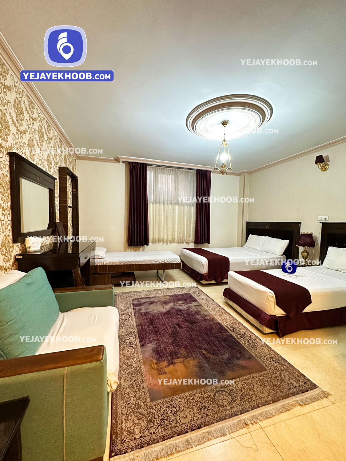 هتل کوثر مشهد - اتاق ۴ تخته ( یک تخت دبل و ۲ تخت سینگل )
