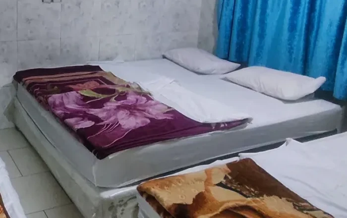 مهمانسرا گلها شیراز