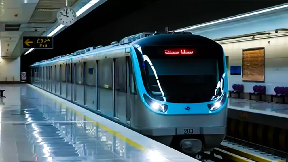 عکس مقالهمشهدگردی با مترو؛ سفری زیرزمینی به قلب شهر در یک نگاه