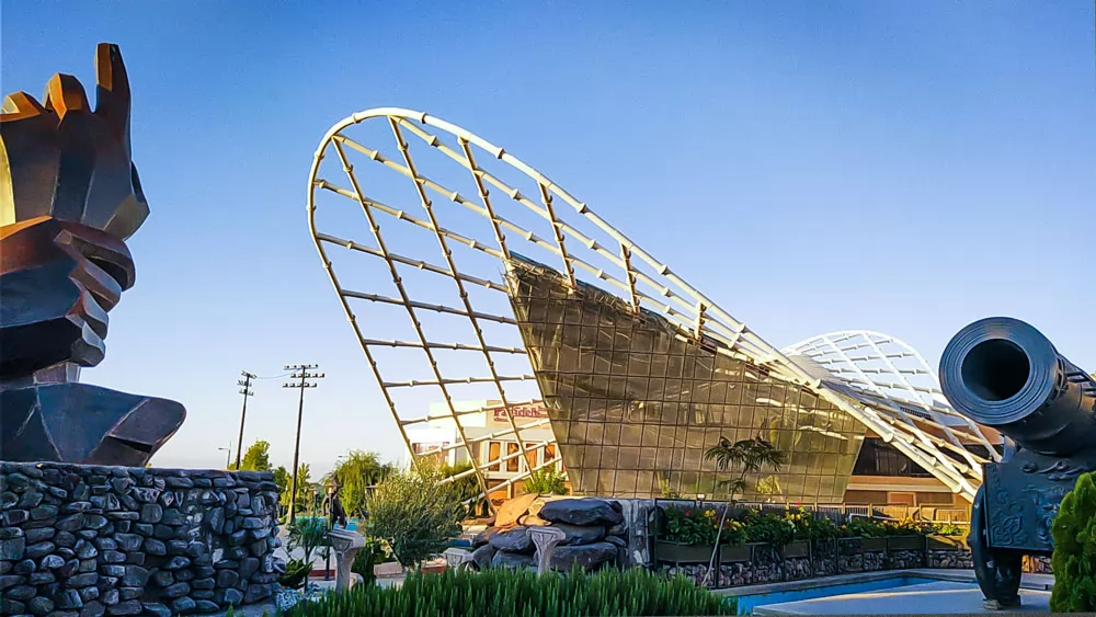 مجتمع تجاری و تفریحی پدیده شاندیز