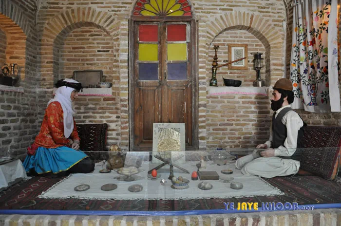 نمای تاریخی ای از یک زوج در موزه ی مردم شناسی شهر سبزوار