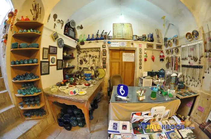 مغازه سوغاتی در خانه تاج کاشان