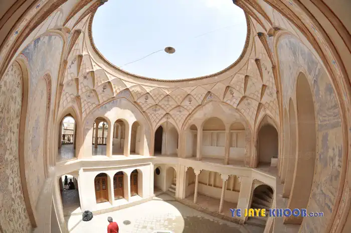 معماری حجاب دار خانه طباطبایی های کاشان