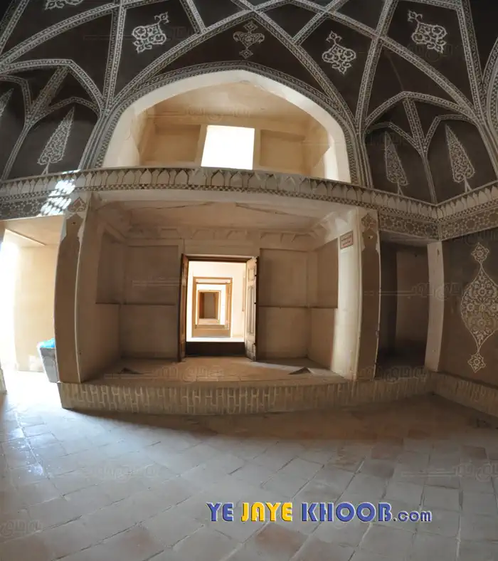 یکی از اتاق های خانه عباسیان