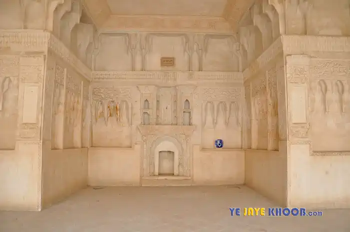 اتاق مرکزی خانه عباسیان