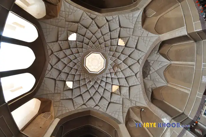 معماری چشمگیر خانه عباسیان