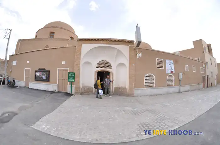 بیرون بقعه خواجه تاج الدین کاشان