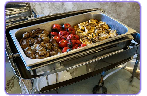 منوی غذای هتل آراد مشهد 7 منو ناهار هتل آراد مشهد؛ جوجه کباب + کوبیده + گوجه سیخ کشیده